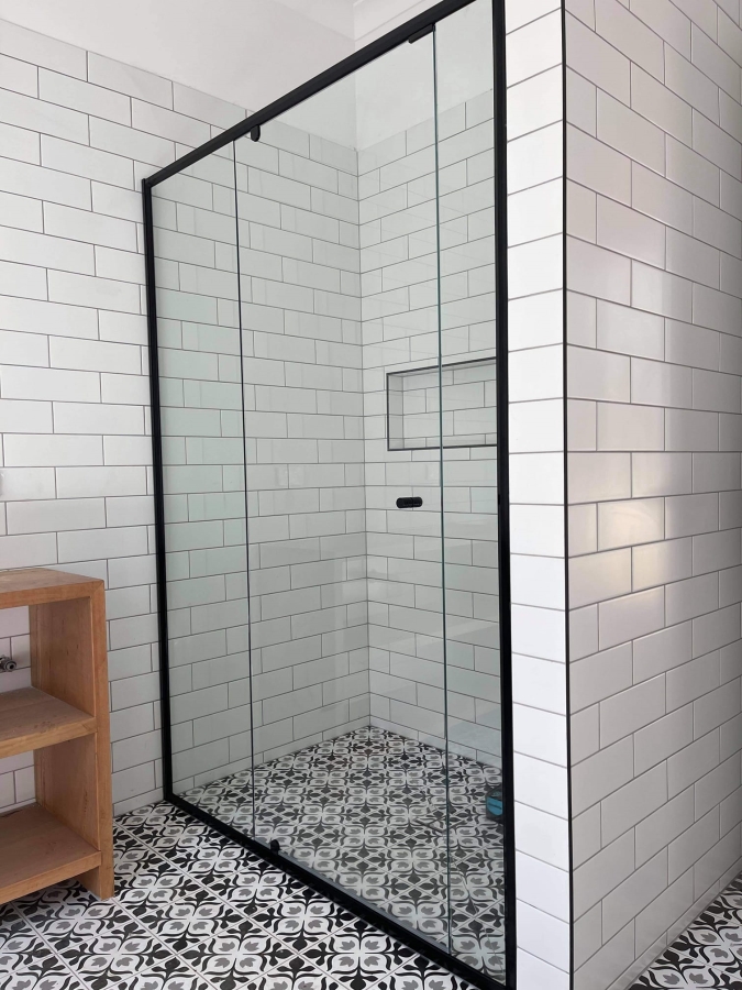 custom shower screens